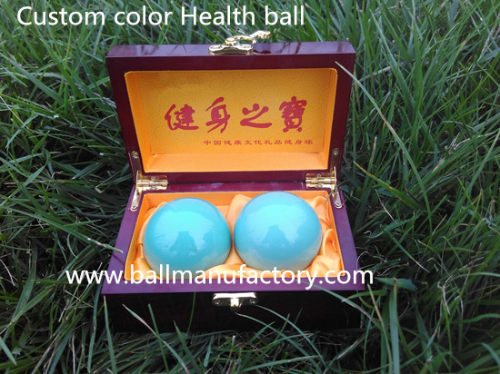 Hand massage metal chiming ball in plain color